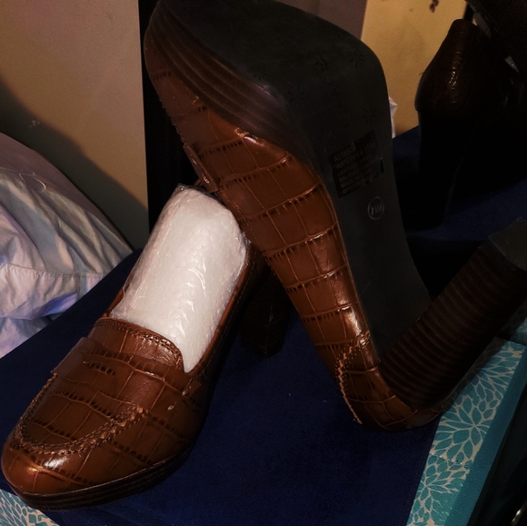 Isaac mizrahilive (7.5) heels - Picture 2 of 4